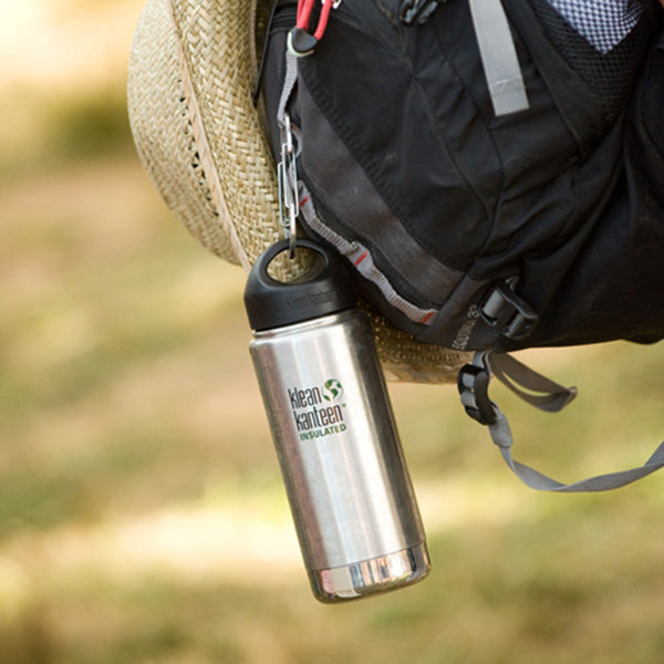 steel-s-biner-3-x3 carabiner_steel_bottle_backpack_lifestyle_dd4fef2d-f5d2-4f32-ac05-c706bd6b518e.jpg