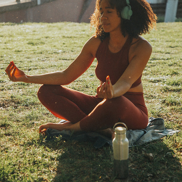 16oz-rise-reflect-with-bamboo-cap-b8 16oz_rise_reflect_yoga_park_headphones_square.jpg