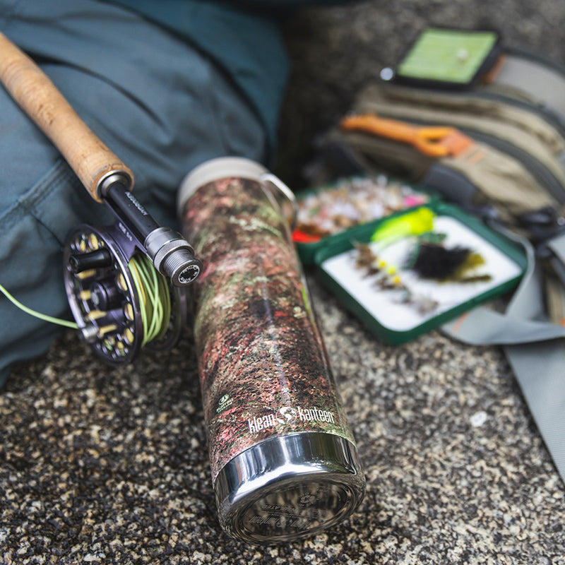 20oz-tkwide-with-cafe-cap-mossy-oak-g9 20oz_tumbler_mossyoak_rainbowtrout_flyfish_top_square.jpg