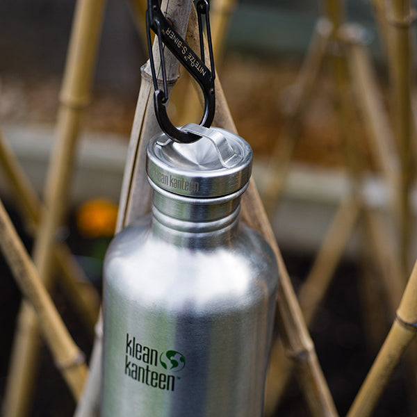 classic-steel-loop-cap-c5 40oz_bottle_steel_loop_cap_lifestyle.jpg