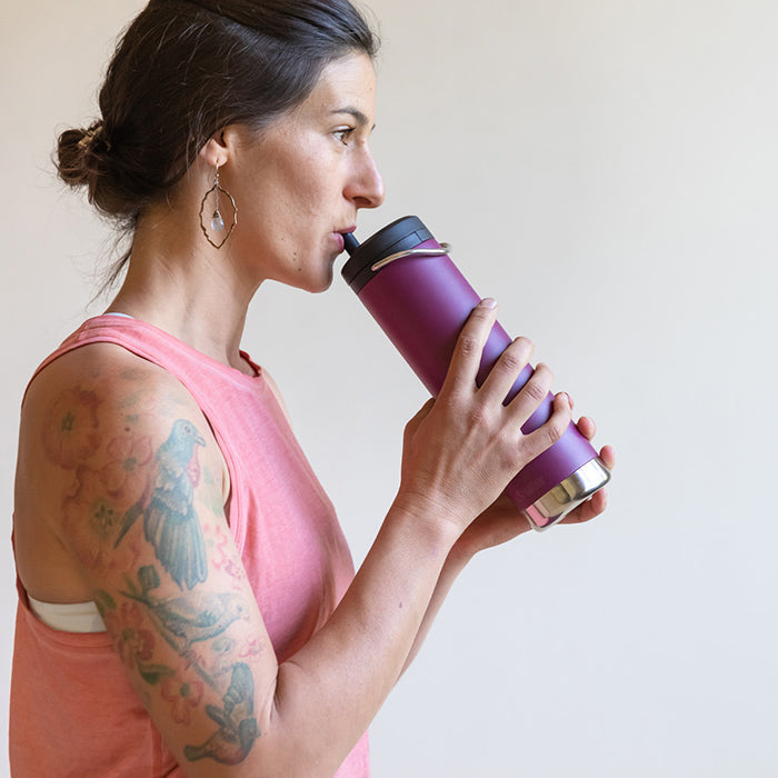 tkwide-twist-cap-with-straw-kit-d6 K20TKWPT-PP-T-TWIST-straw_cap_drinking_yoga_lifestyle_64bb08ca-98d0-4e89-83fd-b166cda65ccd.jpg