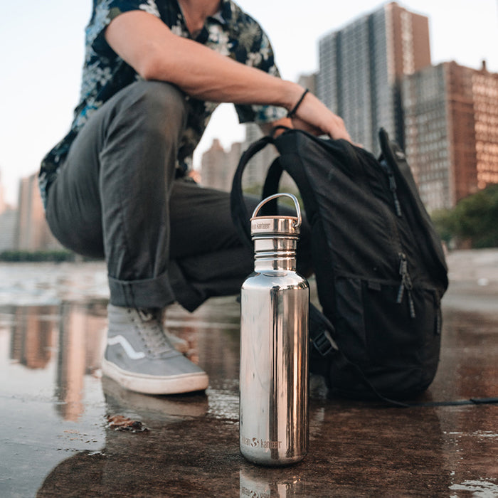 27oz-reflect-with-bamboo-cap-s5 K27SSLRF-MS-BAMBOO_reflect-bottle_city_lifestyle_ff882516-9bd8-49cf-b515-736a0a9c889f.jpg