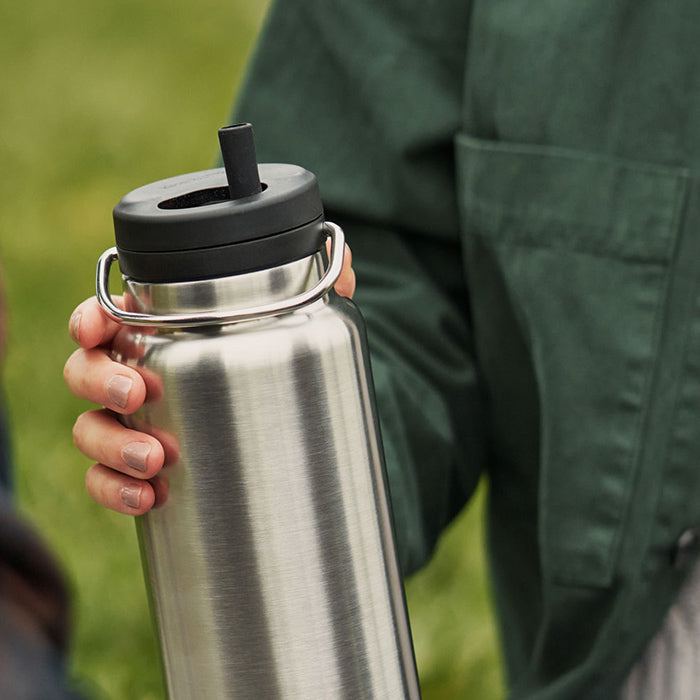 tkwide-twist-cap-with-straw-kit-d6 K32TKWSSL-BS-T-TWIST-32_oz_water_bottle_straw_cap_lifestyle_76e40be3-2488-47fa-afd0-c7d5ba075b15.jpg