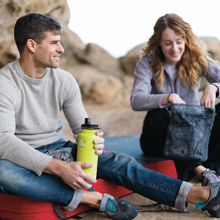 tkwide-chug-cap-p6 K32TKWSSL-JP-chug_cap_bouldering_lifestyle.jpg