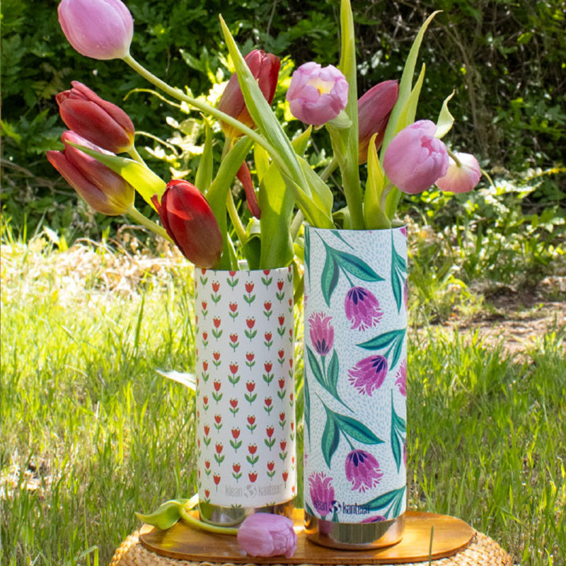 16oz-tkwide-with-cafe-red-tulips-i4 bottles_seasonal_spring_flowers_2_square.jpg