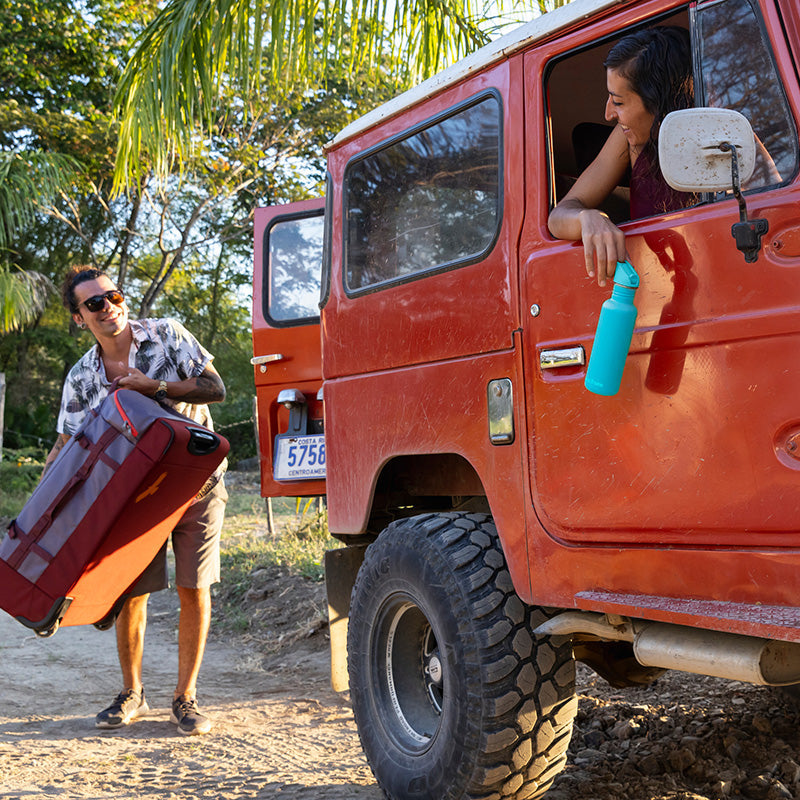 18oz-classic-with-flip-seal-sport-cap-o9 classic_18oz_flip_seal_baltic_jeep_packing_window_square.jpg