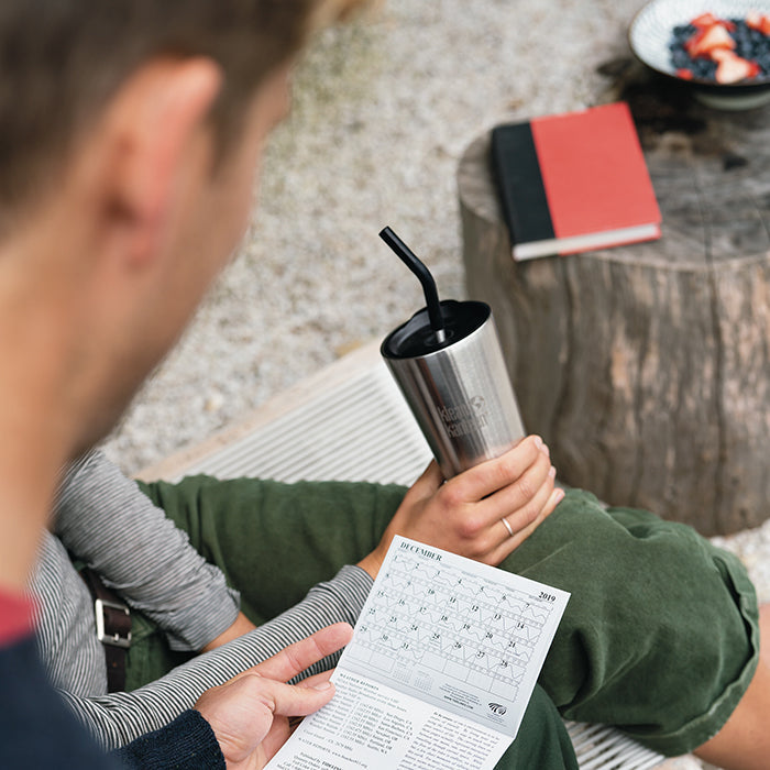straw-2-pack-with-brush-black-h8 steel_straws_lifestyle.jpg