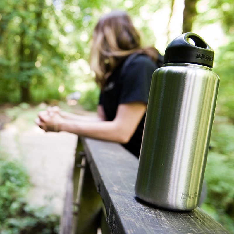 40oz-wide-with-loop-cap-j6 wide_40oz_bottle_bridge_closeup_square.jpg